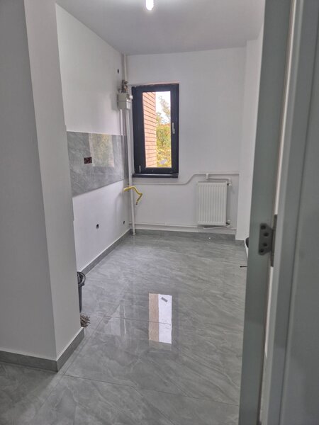 Moghioros, Plaza, exclusivitate Publicimob