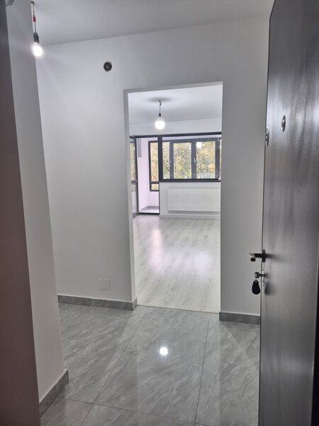 Moghioros, Plaza, exclusivitate Publicimob