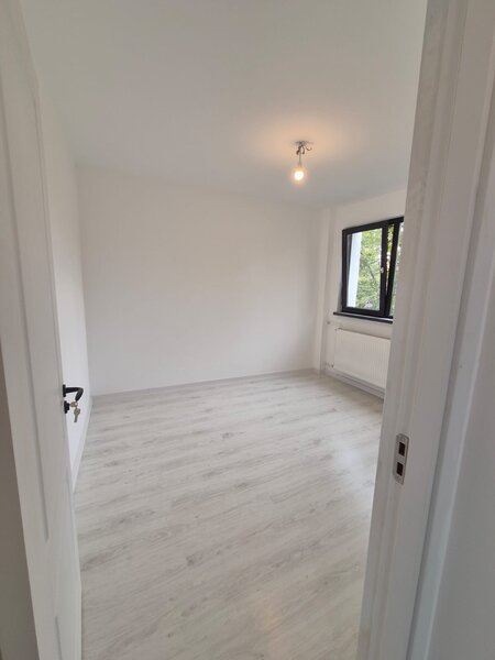 Moghioros, Plaza, exclusivitate Publicimob